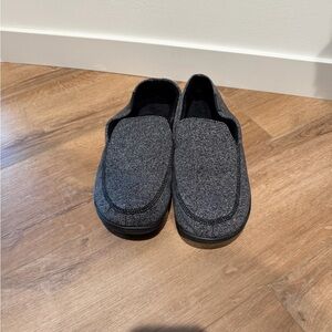 Gray Men's Slippers Size 11-12 LIKE NEW